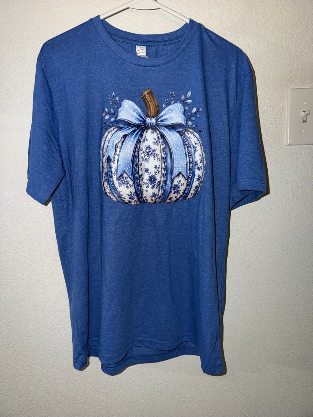 Blue Pumpkin Graphic Short Sleeve Fall Tee Shirt New